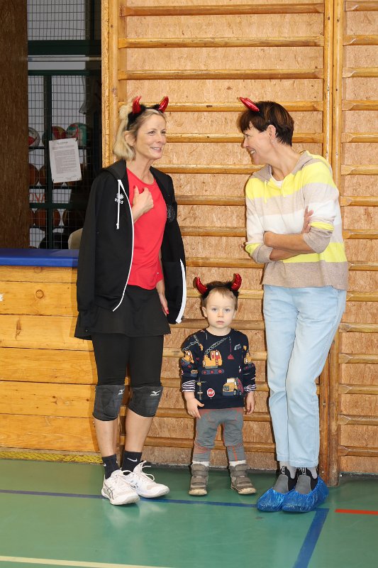 IMG_3987.JPG - Čertí babičky s ďábelským potěrem.