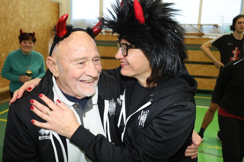 IMG_4093.JPG - A tady už čertice v plné práci